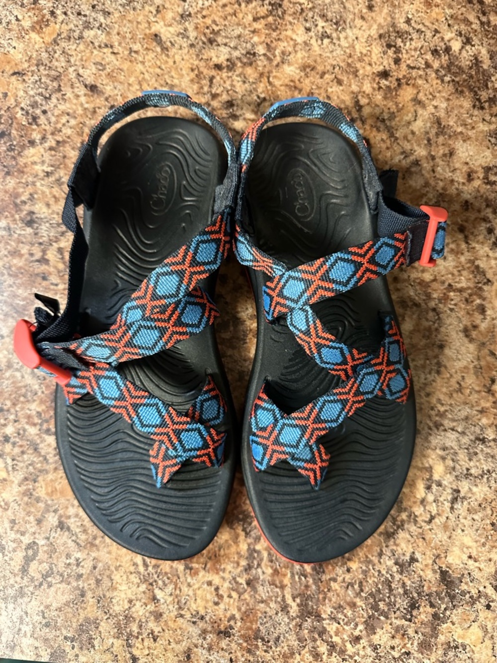 CHACO Women's Z/2 Classic Sandals Red Blue Aztec Print